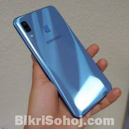 Samsung Galaxy A30